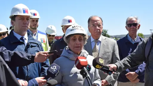 Ministra de Obras Públicas anuncia ampliación de capacidad aérea para enfrentar incendios forestales