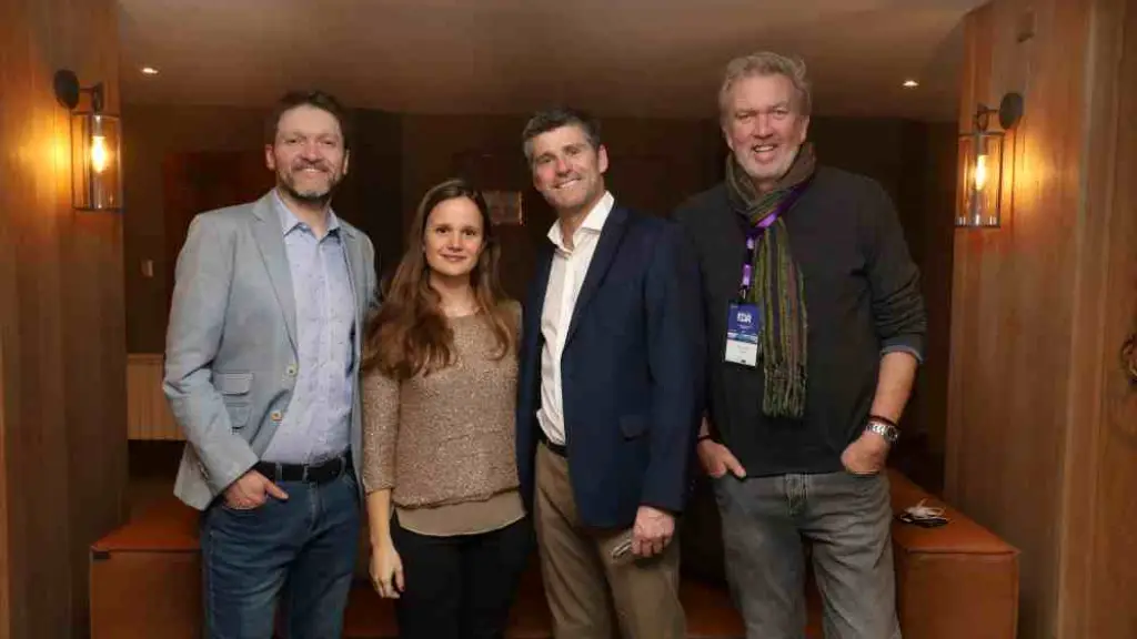 Leonidas Rojas, presidente de IAB; Connie Niebuhr, gerente de industria de noticias para Chile, Perú y Uruguay de Google; Cristian Giralt, gerente general de The Clinic y Nicholas Parkes, asesor comercial de Copesa. | ANP