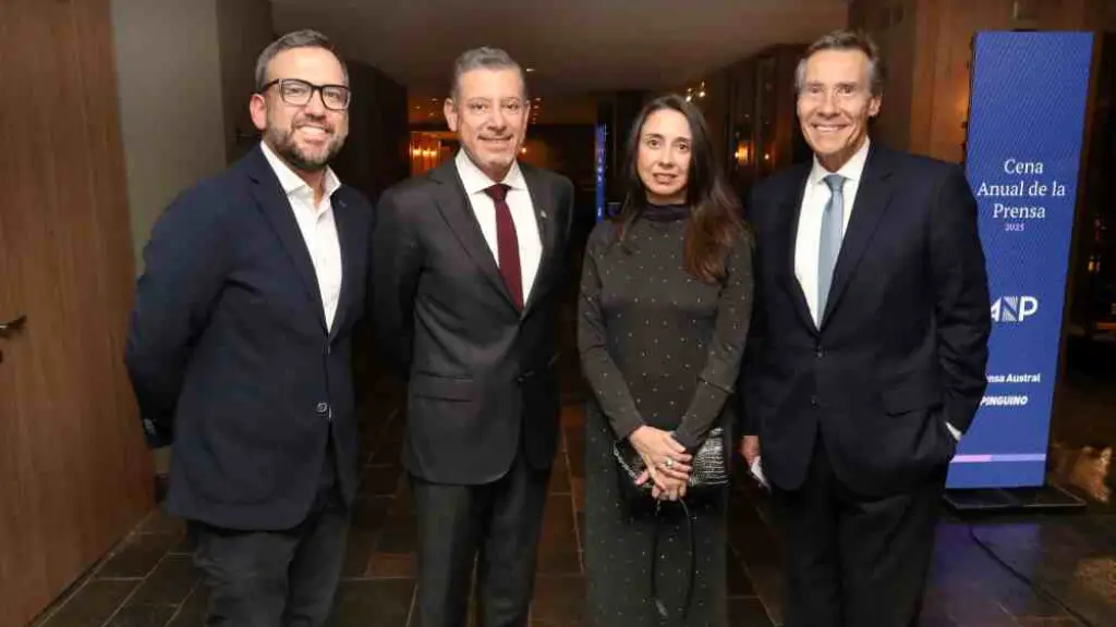 Pablo Vidal, presidente de Anatel; Eduardo Sepúlveda, director de El Libero; Lyuba Yez, presidenta del Consejo de Ética de los Medios de Comunicación y Carlos Schaerer, director de El Mercurio. | ANP
