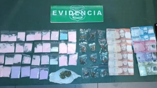 Cuatro detenidos por microtráfico de drogas en Los Ángeles: 33 bolsas de cocaína rosa entre las incautadas
