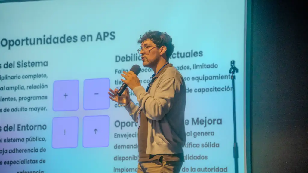 Primera jornada geriatrica CESFAM Dos de Septiembre., DCS Los Ángeles