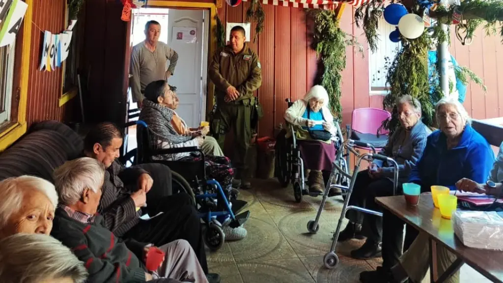 Visita a Hogar de Ancianos San José de la Montaña / Antuco., Cedida