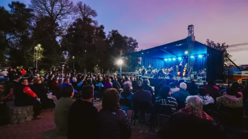 Christian Gálvez brilló junto a la Orquesta Filarmónica del Biobío en concierto gratuito en Laja