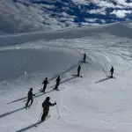 Soldados de Los Ángeles se entrenan en el volcán Llaima para reforzar operaciones en montaña, Dirección de Comunicaciones Estratégicas del Ejército.