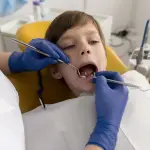 Los niños entre ocho y diez años concentran la mayor parte de los casos de traumas dentoalveolares, Freepik