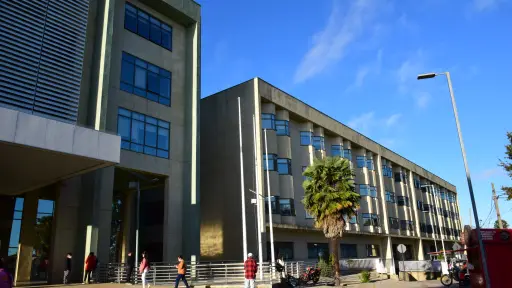 Hospital de Los Ángeles anuncia revisión interna tras millonarios pagos a médicos que no asistían a trabajar