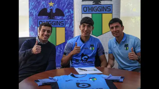 Joaquín Muñoz Riffo: la promesa quillecana del fútbol chileno firma su primer contrato profesional