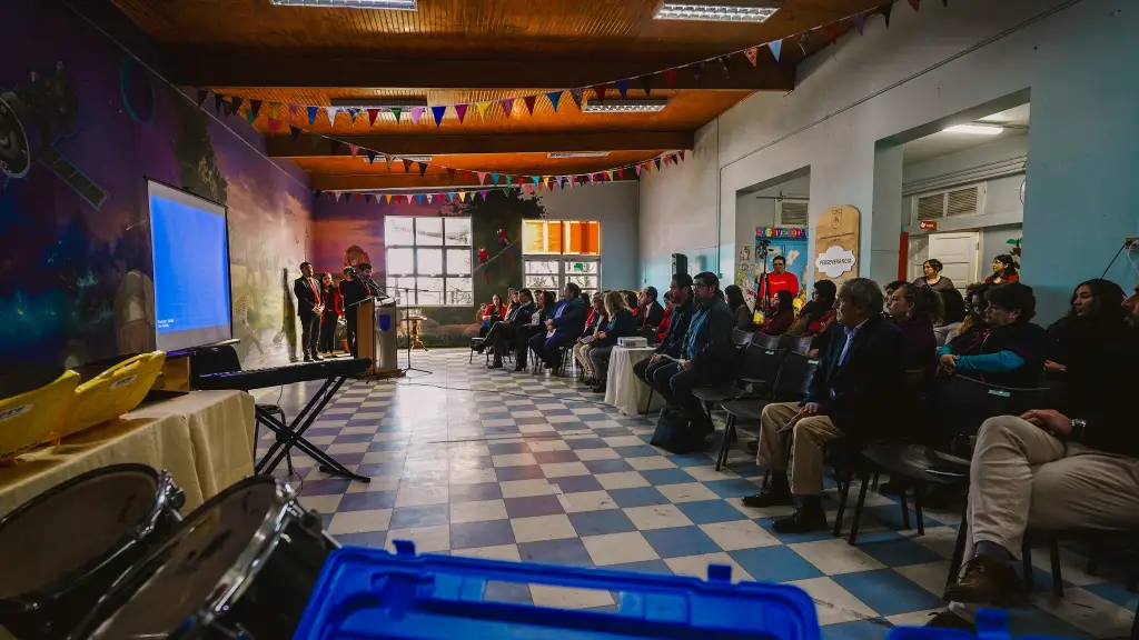 La comunidad educativa celebró la iniciativa como un avance significativo en el vínculo entre cultura y formación escolar., Municipalidad de Laja