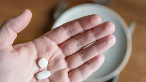 ISP ordena retiro de medicamento antihistamínico tras detectar falla en eficacia: así puedes identificarlo