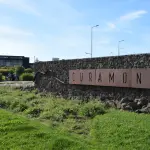 El proyecto se distingue por su enfoque en la calidad de vida y la modernidad, incluyendo casas con calificación energética que alcanzan hasta la letra A (siendo C la condición mínima).