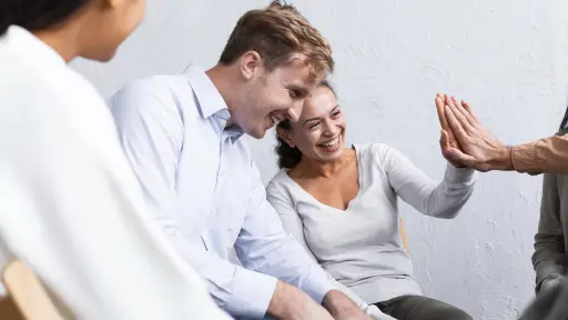 Crisis de salud mental: experto llama a reconectar con otros y a no medicalizar el bienestar 