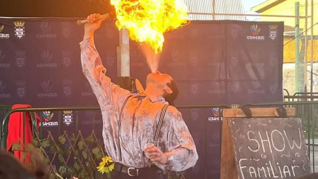 El artista, formado en Santiago como monitor de circo social y artista escénico, destaca que este arte está presente durante todo el año., gentileza