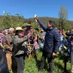Francisco Saavedra en su paso por la comuna de Antuco para grabar capítulo de \'Lugares que Hablan\', Municipalidad de Antuco.
