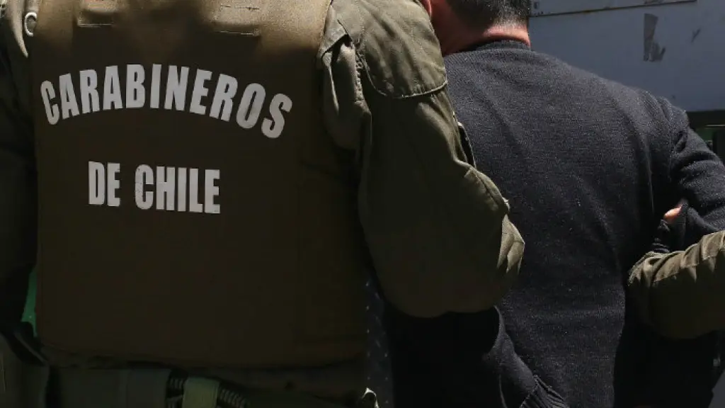 El hombre fue detenido por Carabineros., La Tribuna