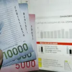 El Gobierno anunció que la devolución por cobros excesivos se aplicará durante el primer semestre del próximo año., contexto