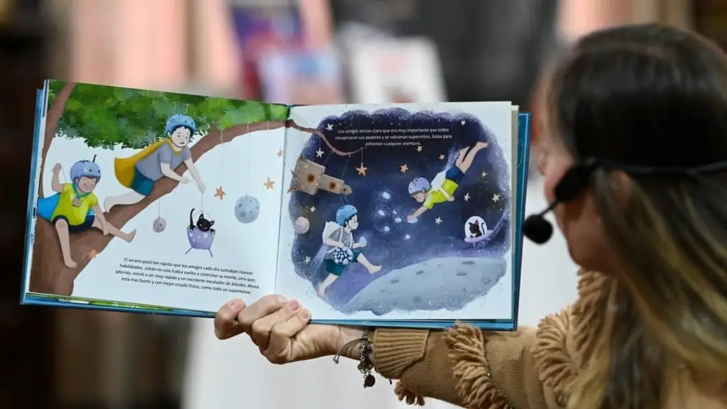 Angelina obtiene premio internacional por libro “La Máquina Robapoderes”, Ximena Bancalari