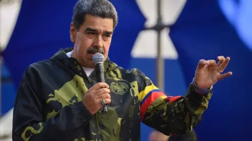 Maduro ordena despliegue militar total en las costas de Venezuela ante presencia naval de EE.UU. en el Caribe
