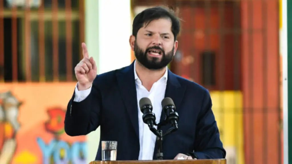 El Presidente ordenó medidas urgentes y comprometió al Ejecutivo a fiscalizar la restitución total del dinero cobrado en exceso., Agencia UNO