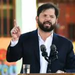 El Presidente ordenó medidas urgentes y comprometió al Ejecutivo a fiscalizar la restitución total del dinero cobrado en exceso., Agencia UNO