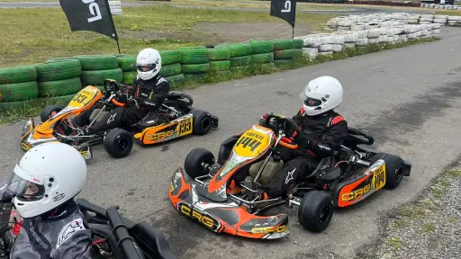 Los mellizos Cabezas tuvieron un debut memorable en el kartódromo de Concepción