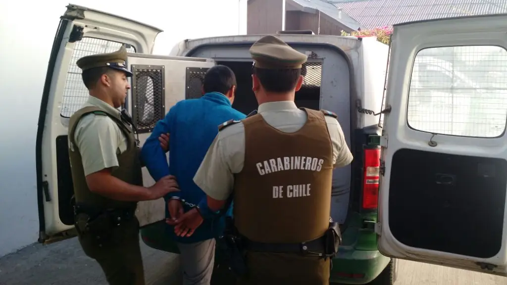 El hombre fue detenido por Carabineros, Contexto
