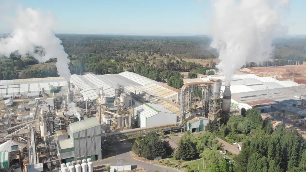 Entre el empleo y las emisiones: Cabrero busca equilibrio ante denuncias por emanaciones de humos, Diario La Tribuna