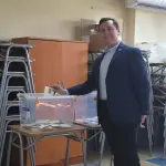 Delegado Presidencial Provincial ejerció su voto en horas de la mañana Liceo Comercial., Delegación Provincial