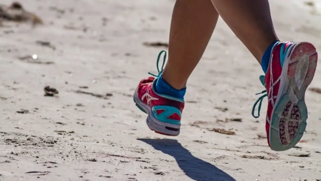 La suela del calzado debe adaptarse al tipo de superficie donde realizaremos el running. / Diario La Tribuna