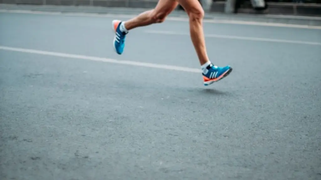 El calzado se convierte en un aliado fundamental para alcanzar objetivos deportivos y mantener hábitos de actividad física saludables.