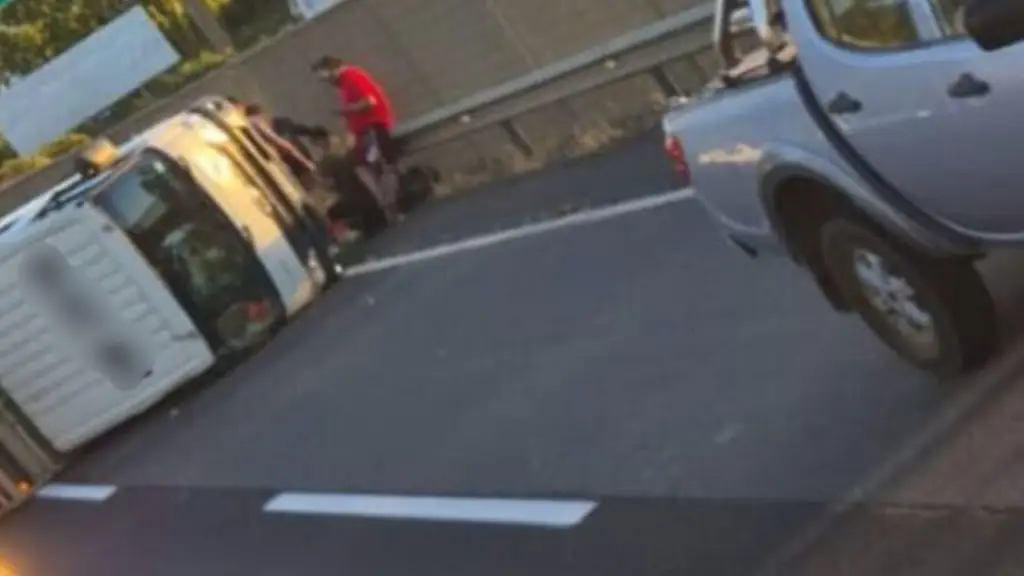 Volcamiento de camión en la Ruta 5 Sur, cedida