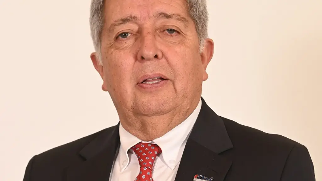 Claudio Moraga, La Tribuna