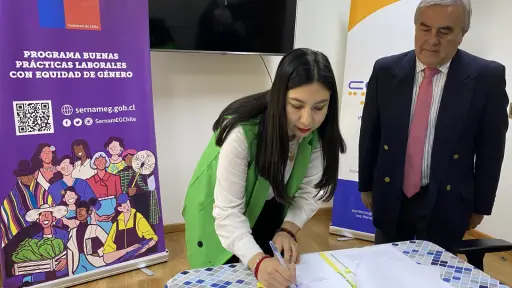 Mujeres con discapacidad visual contarán con nuevo apoyo gracias a convenio entre SernamEG y COALIVI