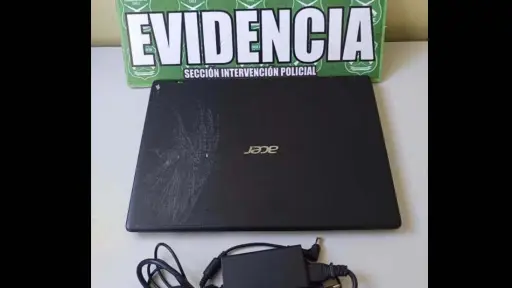 A muy bajo precio: Detienen a delincuente que ofertaba computador robado