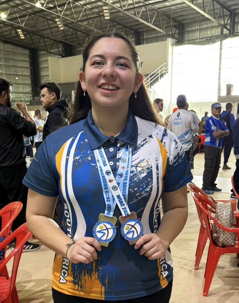 La arquera angelina Mayra Martínez celebró con orgullo su primera participación internacional, coronándose campeona mundial en Mar del Plata / La Tribuna