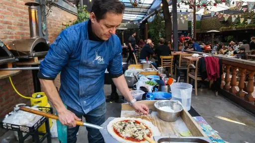 Álvaro Morales liderará feria de emprendimiento en Los Ángeles con clase de pizza artesanal