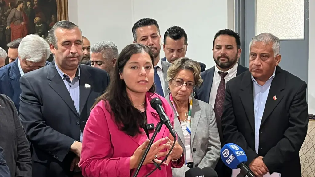 Diputada Karen Medina con alcaldes de Biobío, Cedida