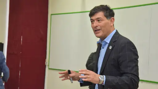 El factor Parisi: analistas coinciden en que será el gran árbitro de una segunda vuelta estrecha