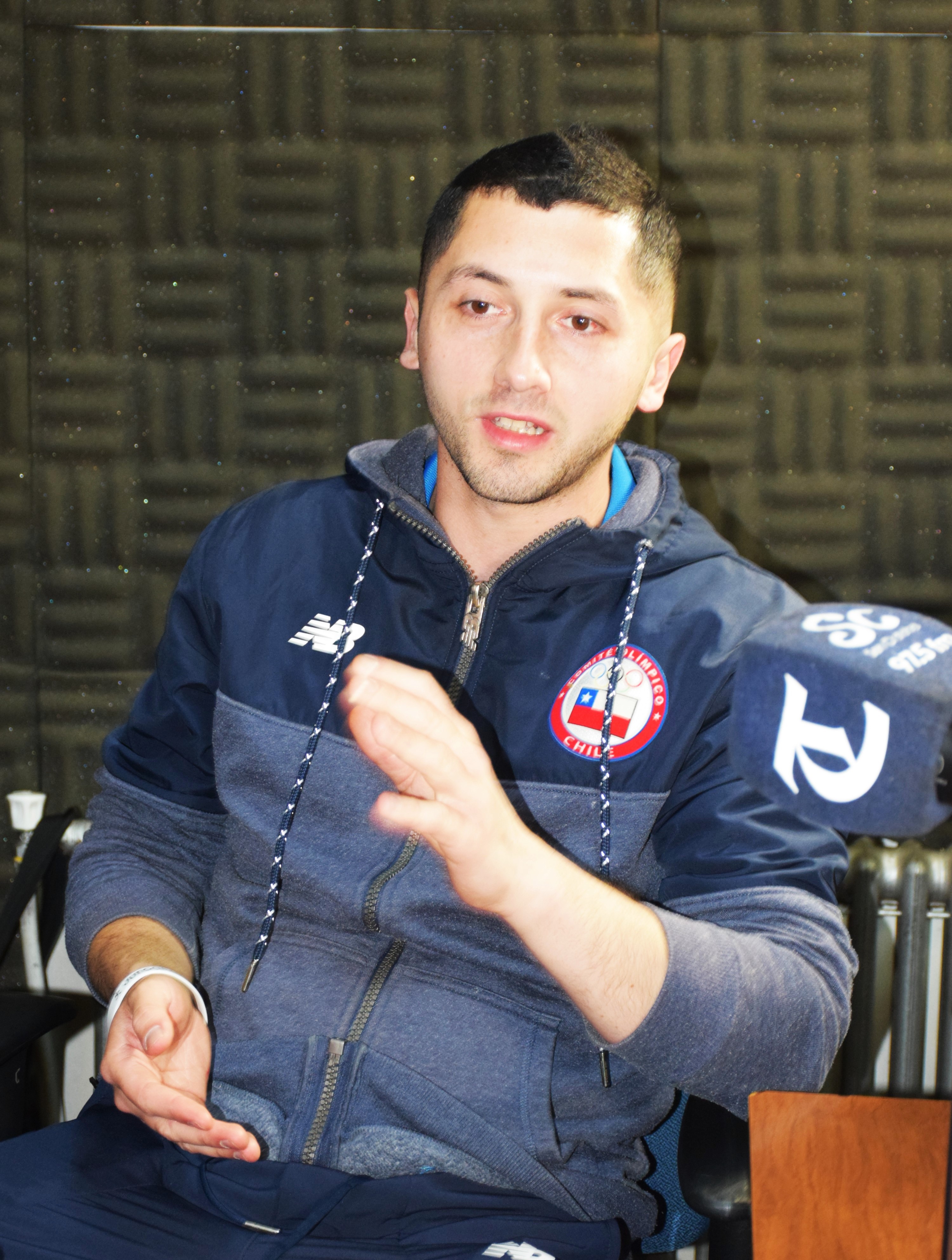 Felipe Olivares, firme y enfocado, dialoga con Tribuna Deportiva de Radio San Cristóbal sobre su próximo desafío / La Tribuna