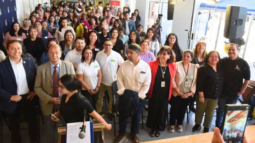 Junto con el actor Álvaro Morales: feria de emprendimiento buscó fomentar conexiones en Los Ángeles