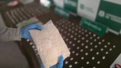 Desarticulan punto de venta de drogas en Boca Sur: dos detenidos quedaron con arresto domiciliario total