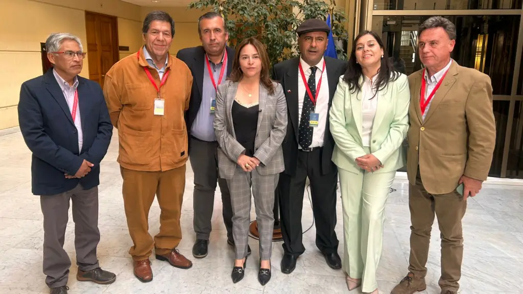 Reunión alcaldes Amcordi con comisión de educación de la cámara baja, Cedida
