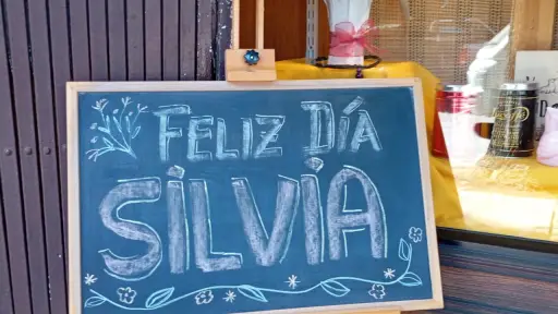 ¿Tu mamá, amiga o compañera se llama Silvia? Hoy es su día