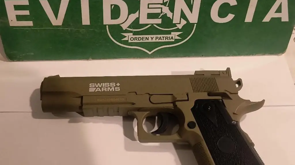 Pistola a balines fue incautada por Carabineros de la Patrulla Centauro., Cedida