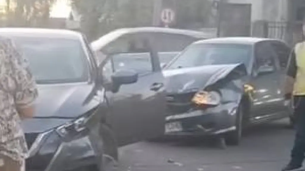 Colisión en pleno centro de Los Ángeles generó congestión en hora punta, Diario La Tribuna