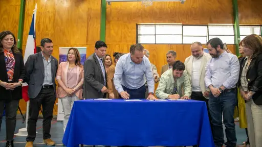 Firman más de .200 millones en subvenciones pendientes para organizaciones sociales de Biobío