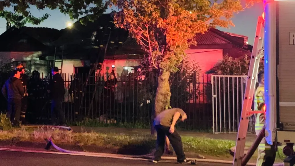 Incendio afectó a vivienda en Camilo Henríquez de Los Ángeles, Sebastián Salazar