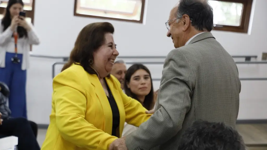 Un total de 53 agrupaciones de personas mayores de la comuna, fueron beneficiados con este aporte del Fondo de Desarrollo Vecinal Línea Personas Mayores 2025. | Municipalidad de Los Ángeles