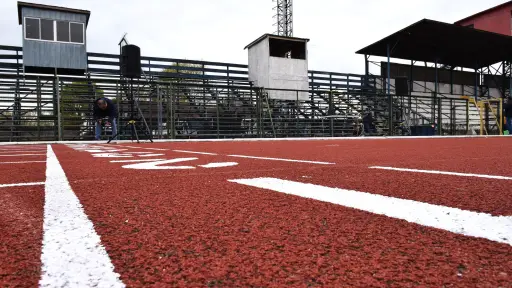 Renovación de la pista atlética del Estadio Municipal de Los Ángeles sigue sin fecha