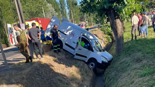 Vehículo pierde el control y cae a una cuneta en Nacimiento: una persona lesionada