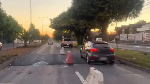 Instalan nuevo reductor de velocidad en avenida Sor Vicenta en Los Ángeles